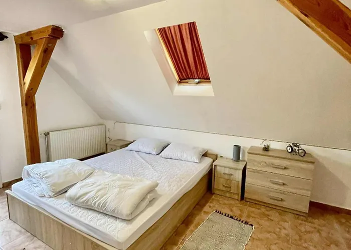 Apartament Anna Es Sara *