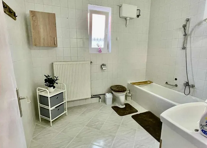 Apartament Anna Es Sara *